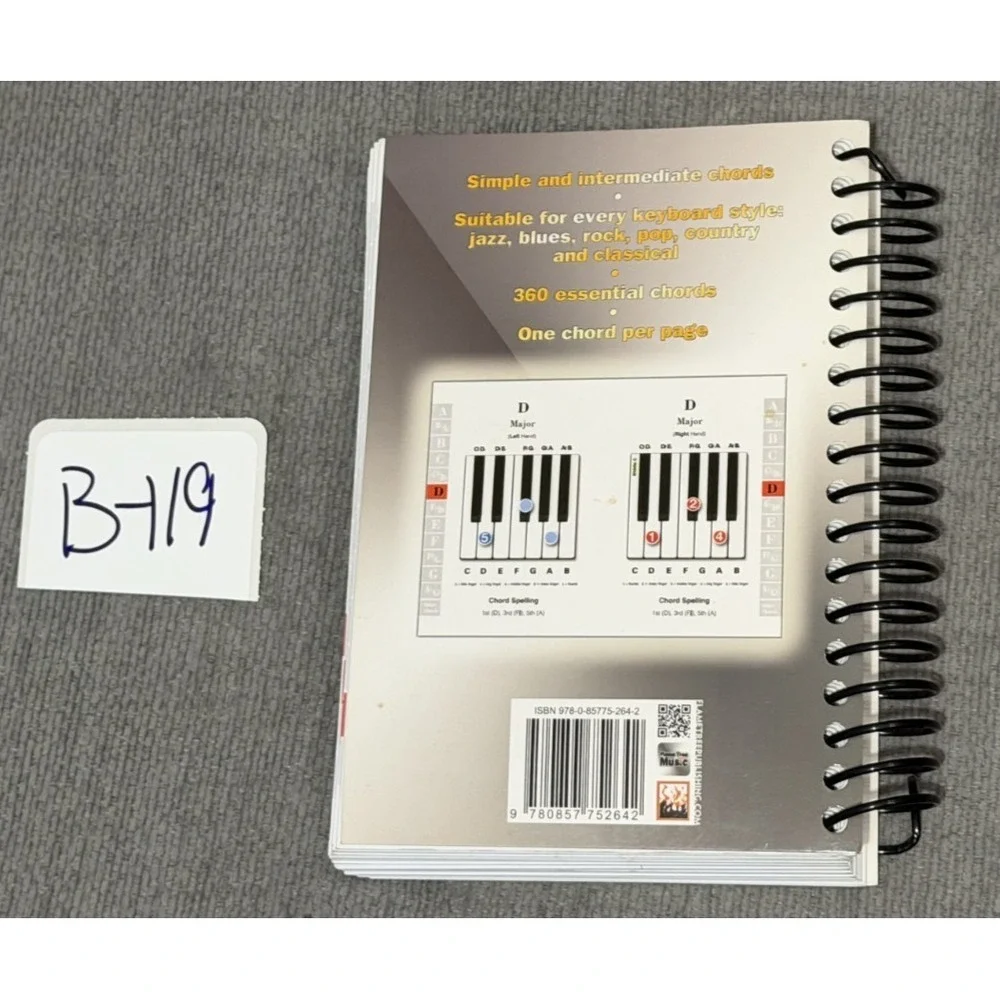 Piano & Keyboard Chords: Easy-to-Use, Easy-to-Carry, One‎ Chord on Every Page